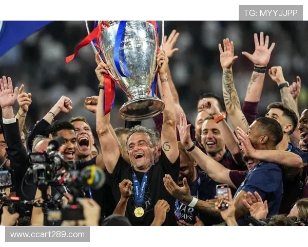 恩里克执教首年奇迹般斩获五座冠军奖杯成就辉煌荣耀